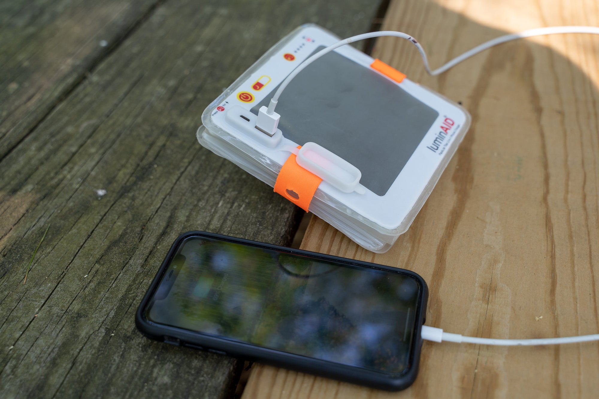 LuminAID Sends Solar Phone Chargers to Mozambique: Press Release-LuminAID
